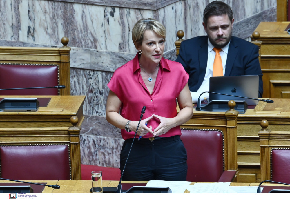 Σδούκου για την επίθεση στα γραφεία του «Ελλάδα 24»: Στήριξη στη Δημοκρατία και την ελευθερία λόγου