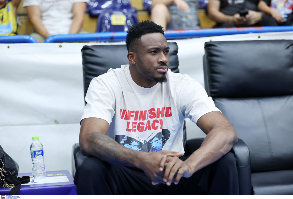 Ο Θανάσης «Elevator» Αντετοκούνμπο στην καμπάνια του υπουργείου Ανάπτυξης για τα ασανσέρ (video)