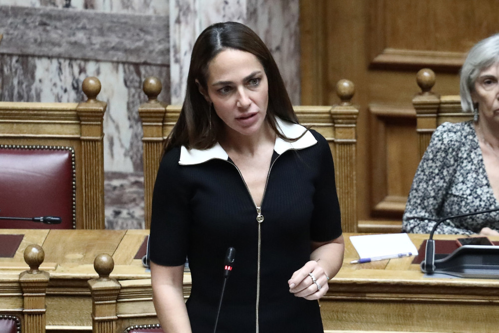 Μιχαηλίδου: Τα πατίνια στην Αθήνα δυσκολεύουν την καθημερινότητα - Ο δήμος να κάνει κάτι (video)