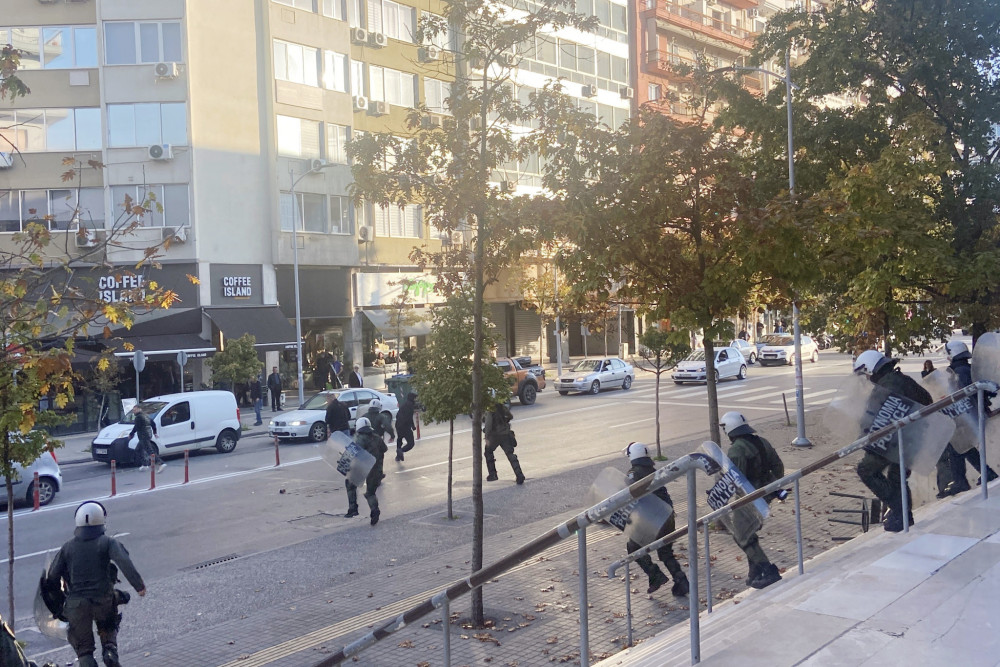 Δίκη για τη δολοφονία Καμπανού: ένταση έξω από τα δικαστήρια - Δύο συλλήψεις