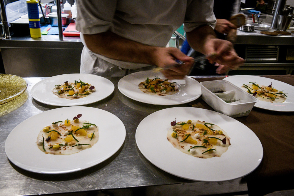 Σύλληψη γνωστού τηλεοπτικού σεφ για χρέη 350.000€ προς το Δημόσιο