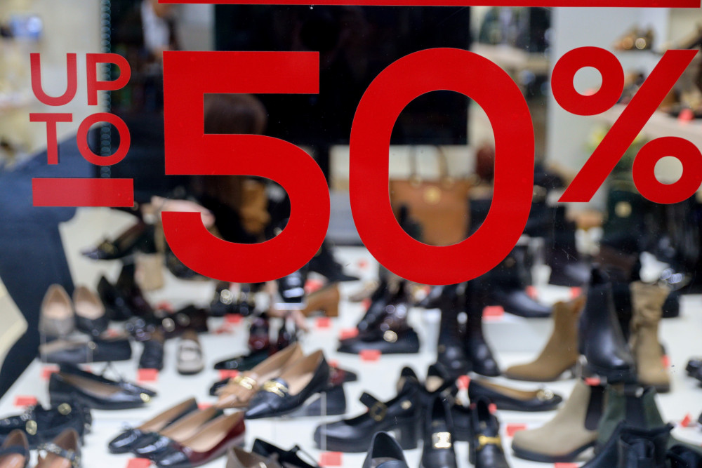 Αρχίζουν οι χειμερινές εκπτώσεις 2026 - Δικαιώματα καταναλωτών και οδηγίες