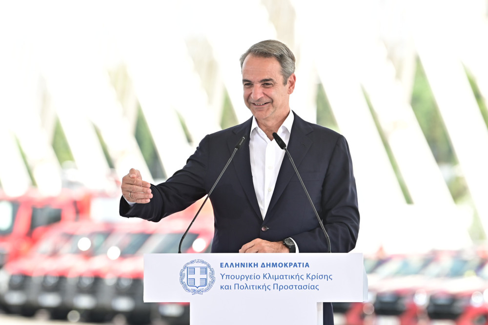 Στα Μέγαρα ο πρωθυπουργός - Θα μιλήσει στην παραλαβή πυροσβεστικών αεροσκαφών