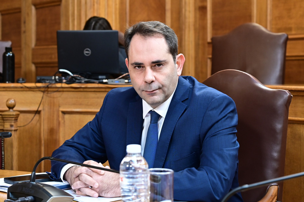 Αιχμές Πετραλιά για ΣΥΡΙΖΑ: Υποσχέσεις 7 δισ. χωρίς σχέδιο - Εμείς μειώνουμε φόρους και φτώχεια