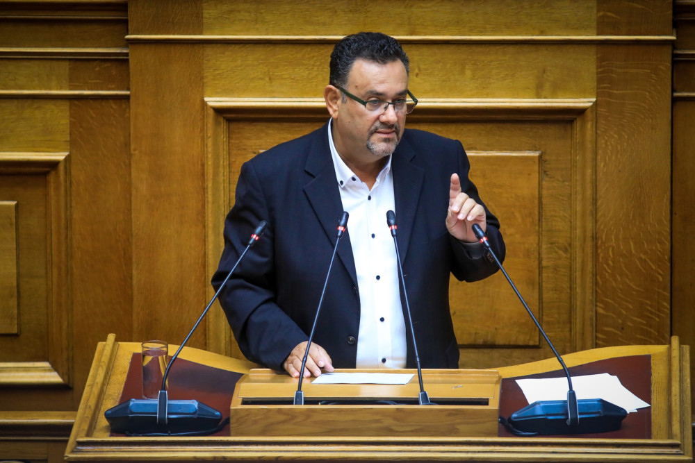 Απίστευτος Συντυχάκης (ΚΚΕ): Πρώτα να φύγουν οι βάσεις των ΗΠΑ και μετά να αφοπλιστούν οι Κρητικοί