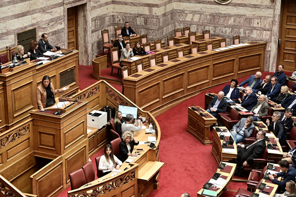 Τέλος οι ατέρμονοι μονόλογοι στην Ολομέλεια