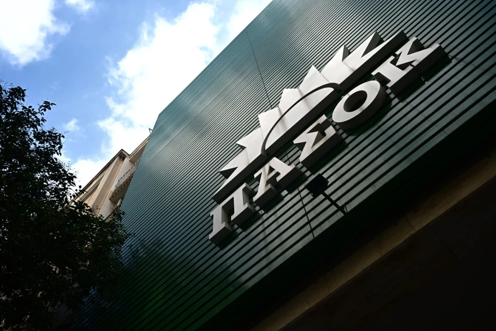 Συνεχίζεται το αλαλούμ στο ΠΑΣΟΚ για τη μείωση ΦΠΑ: κάθε στέλεχος λέει τα δικά του