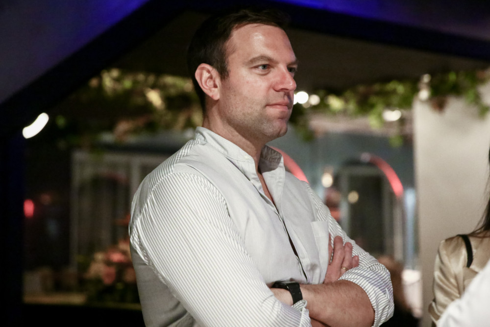 Χάνει αναγνώστες πριν καν κυκλοφορήσει το βιβλίο Τσίπρα - Δεν θα το διαβάσει ο Κασσελάκης (video)