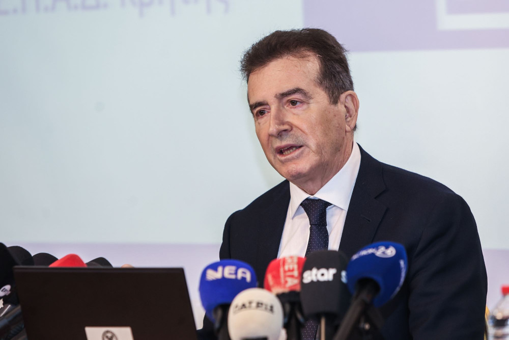 Χρυσοχοΐδης: Τέλος οι μπαλωθιές σε γάμους και βαφτίσεις στην Κρήτη - Όλα τα μέτρα για τα όπλα