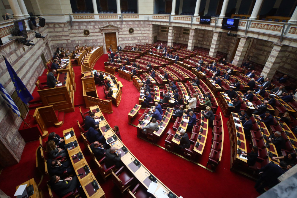 Το σχέδιο της κυβέρνησης και η μόνιμη γκρίνια της αντιπολίτευσης