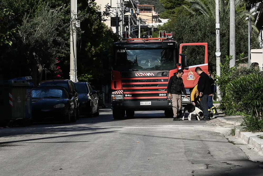 Νίκαια: φωτιά σε όχημα σωφρονιστικού υπαλλήλου - Εντοπίστηκε χειροβομβίδα