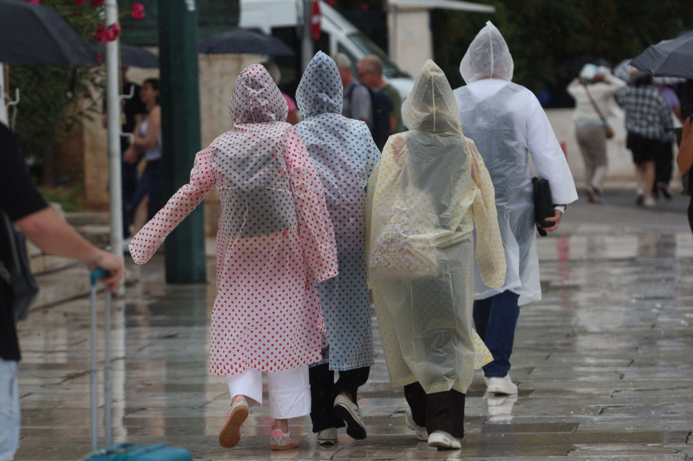 Νέο έκτακτο ΕΜΥ: καταιγίδες και ισχυρές βροχές έως την Τρίτη - Ποιες περιοχές θα πλήξει η κακοκαιρία