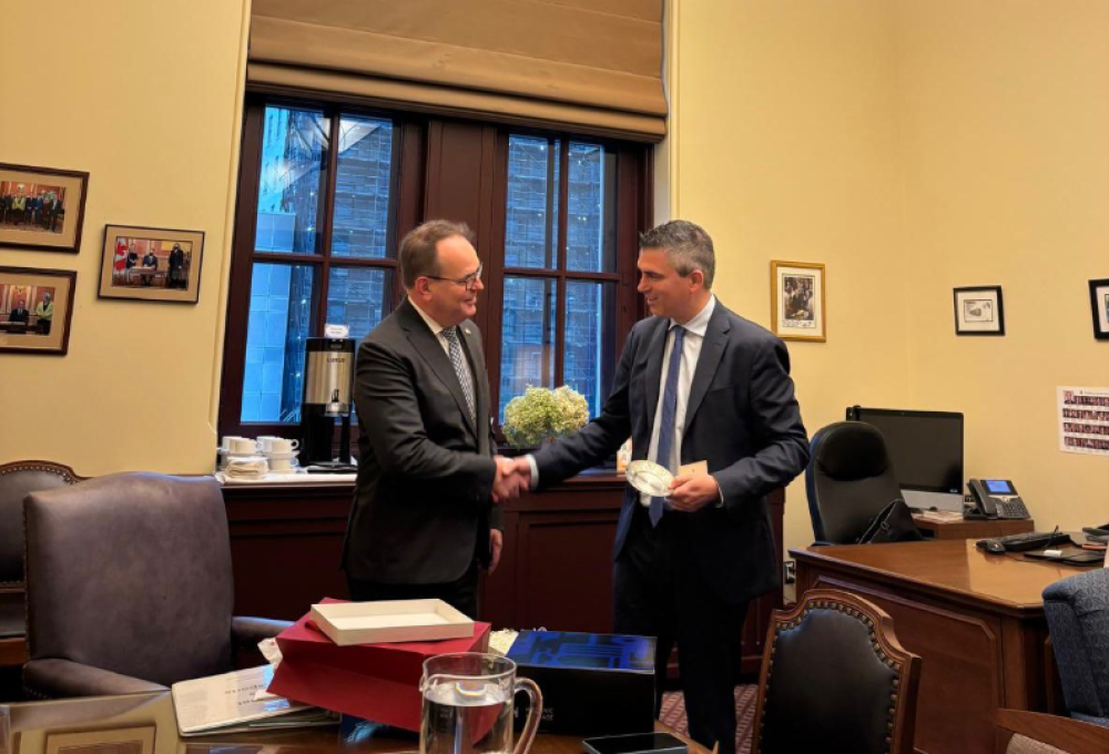 Συνάντηση Δήμα με τον Καναδό υπ. Μεταφορών - Όσα συζήτησαν