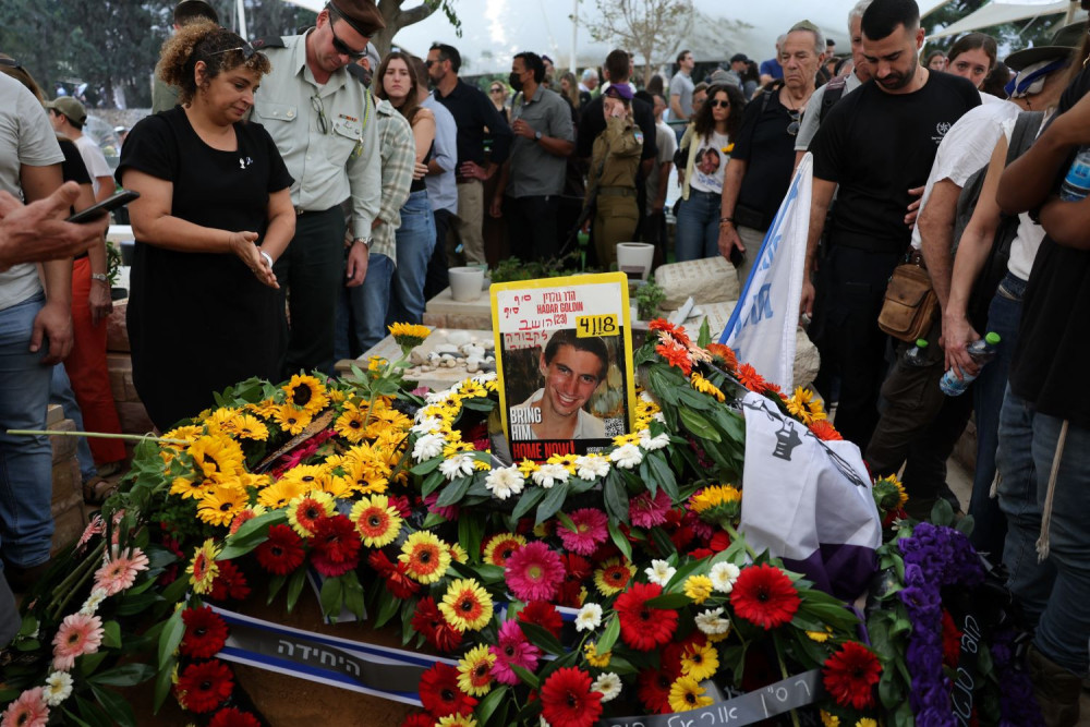 Ισραήλ: Ο στρατιώτης Χαντάρ Γκόλντιν κηδεύτηκε 11 χρόνια αφού σκοτώθηκε στη Γάζα