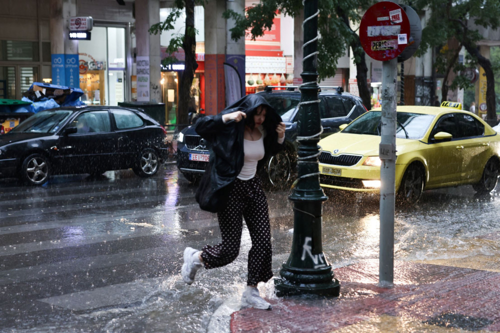 «Σοβαρή» κακοκαιρία προ των πυλών με καταιγίδες, θυελλώδεις ανέμους, χιόνια και χαλάζι