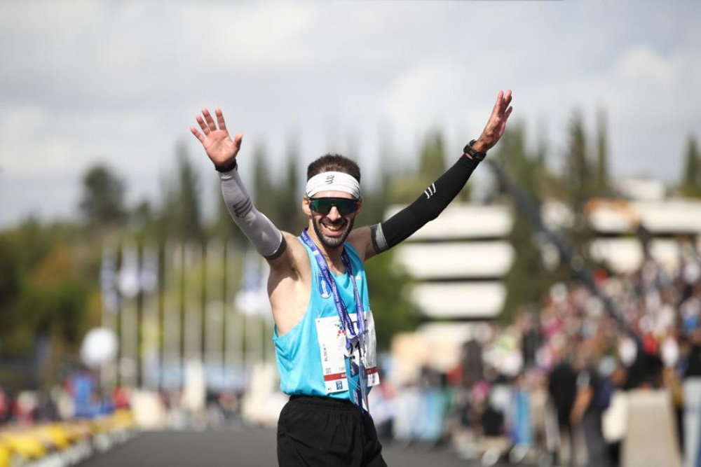 42ος Αυθεντικός Μαραθώνιος - Πρώτος στο Καλλιμάρμαρο ο Παναγιώτης Καραΐσκος