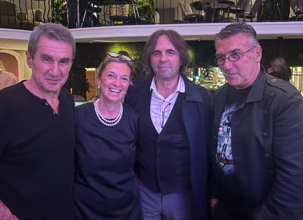 Βασίλης Λέκκας και Ανδρέας Λοβέρδος μαζί στη σκηνή με τον «Αστερισμό του Τόλη» (video)