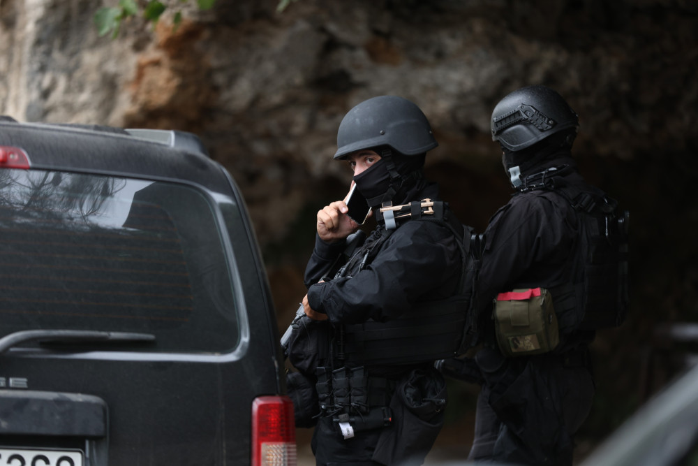 Δημογλίδου  για τα Βορίζια: Φρούριο  μετά το μακελειό - Δεν έχει εντοπιστεί οπλισμός (photos)