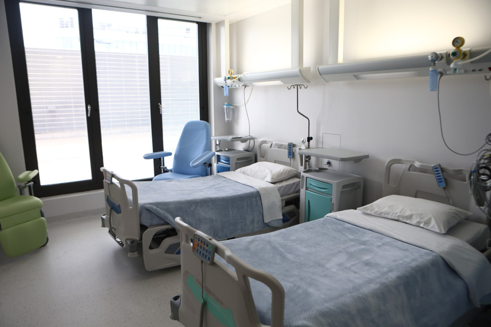 Τραγωδία στη Γλυφάδα: υπέκυψε η 70χρονη που δέχθηκε άγρια επίθεση με πέτρα από 38χρονο άστεγο