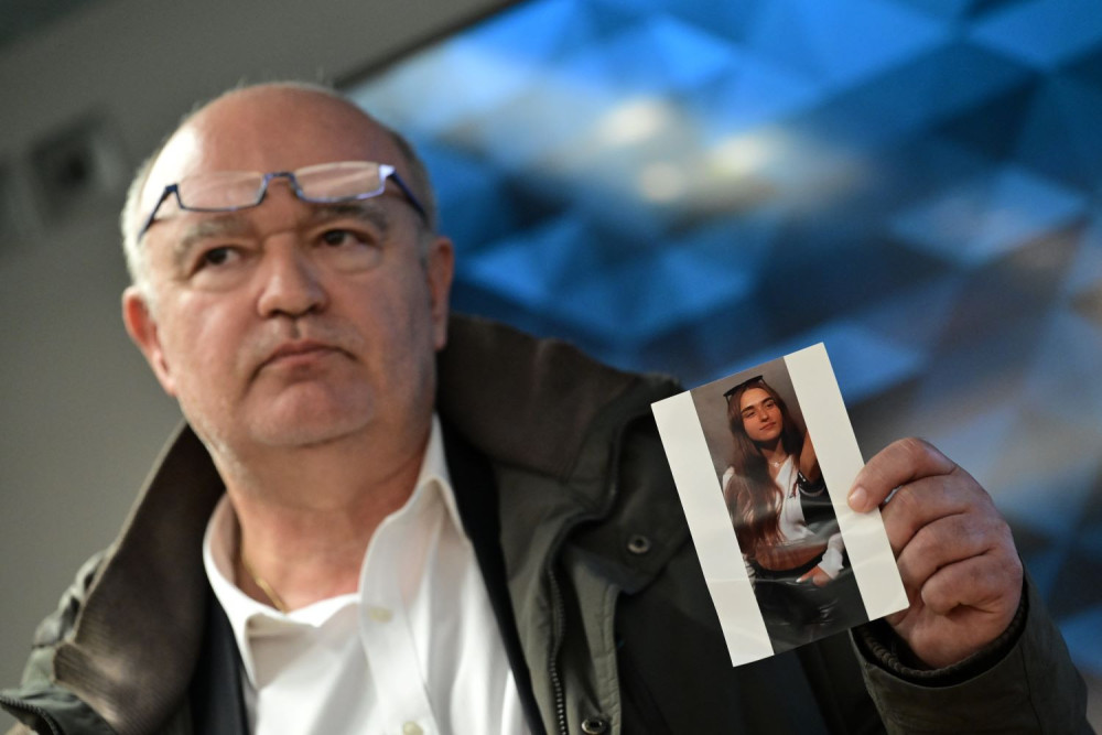 Πατέρας θύματος Τεμπών: «Θα ενοχληθώ αν η Καρυστιανού φτιάξει κόμμα γιατί ξεφεύγουμε από τον στόχο μας» (video)