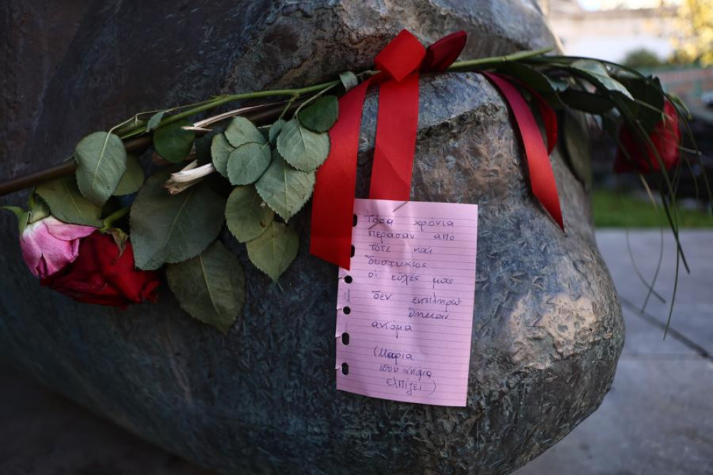 Πολυτεχνείο: άνοιξαν οι πύλες για το τριήμερο μνήμης -Κυκλοφοριακές ρυθμίσεις στο κέντρο της Αθήνας