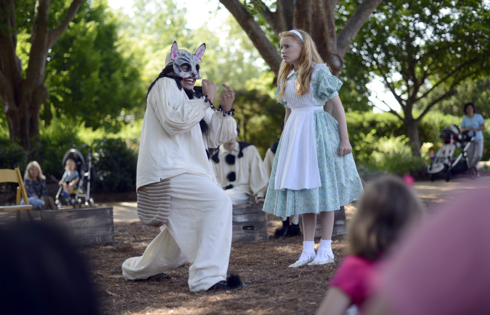 Σαν σήμερα το 1864, η στιγμή που η φαντασία βρήκε την «Αλίκη» της