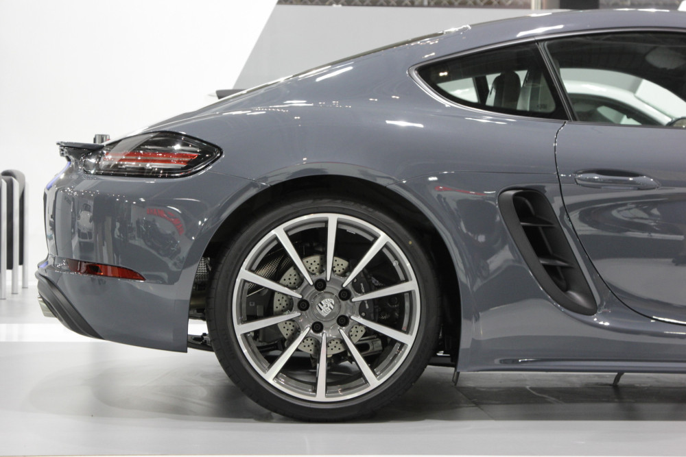 Eλληνική αγορά αυτοκινήτου: Ο στόχος της μείωσης εκπομπών και η τεχνολογική ουδετερότητα