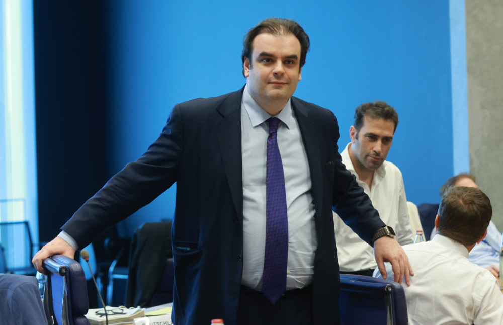 Κυριάκος Πιερρακάκης στους πρέσβεις της ΕΕ: Η Ελλάδα πρωτοπορεί με ψηφιακό ευρώ, μεταρρυθμίσεις και σταθερή οικονομία