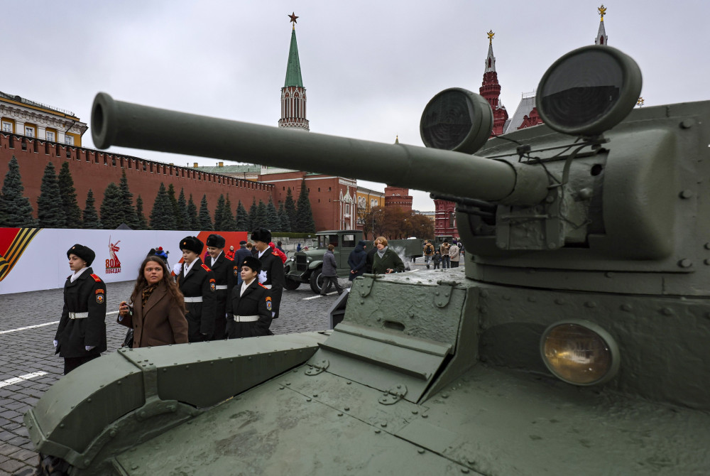 Πώς η Ρωσία αναγκάζει μετανάστες να πολεμήσουν στην Ουκρανία