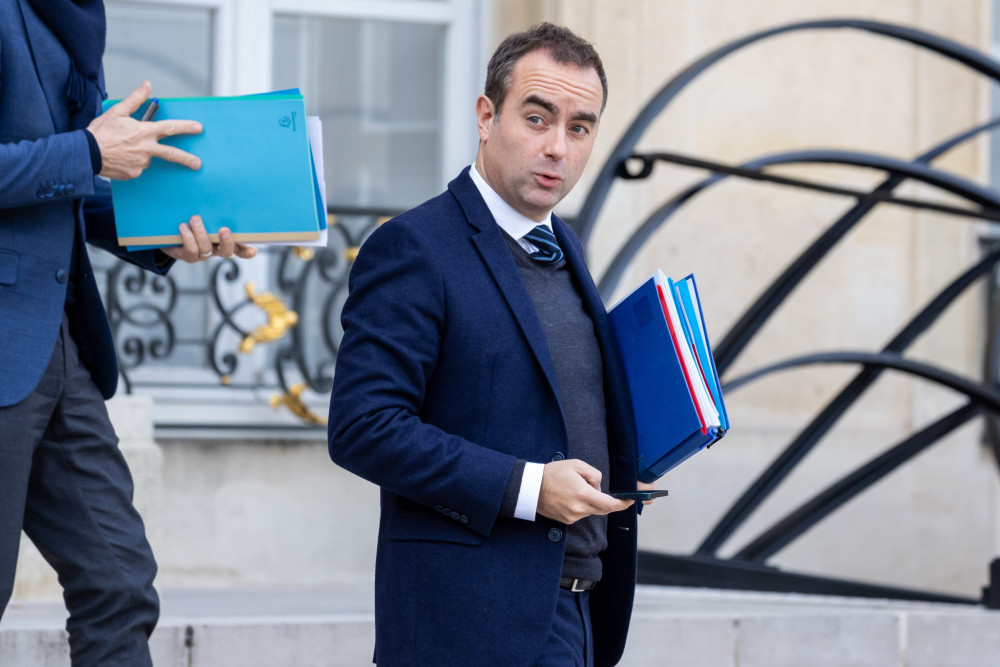 Γαλλία: συντριπτικό «όχι» στον προϋπολογισμό του 2026 - Ιστορική απόρριψη από τη Βουλή