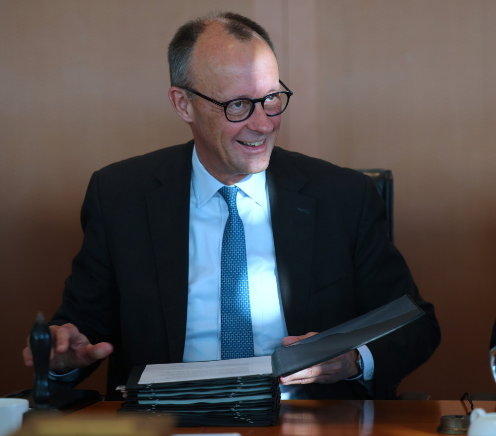 Φρίντριχ Μερτς: Καταδικάζει τις ρωσικές επιθέσεις και δεσμεύεται για ενίσχυση της Ουκρανίας