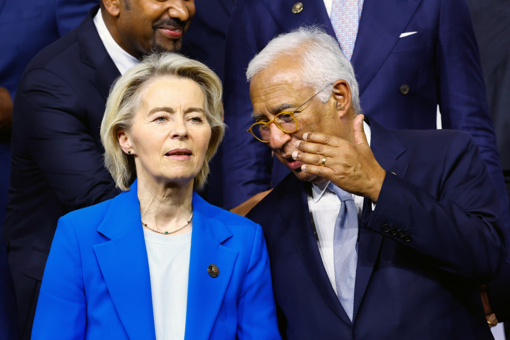 Φον ντερ Λάιεν: Είμαστε ενωμένοι στην υποστήριξης της Ουκρανίας