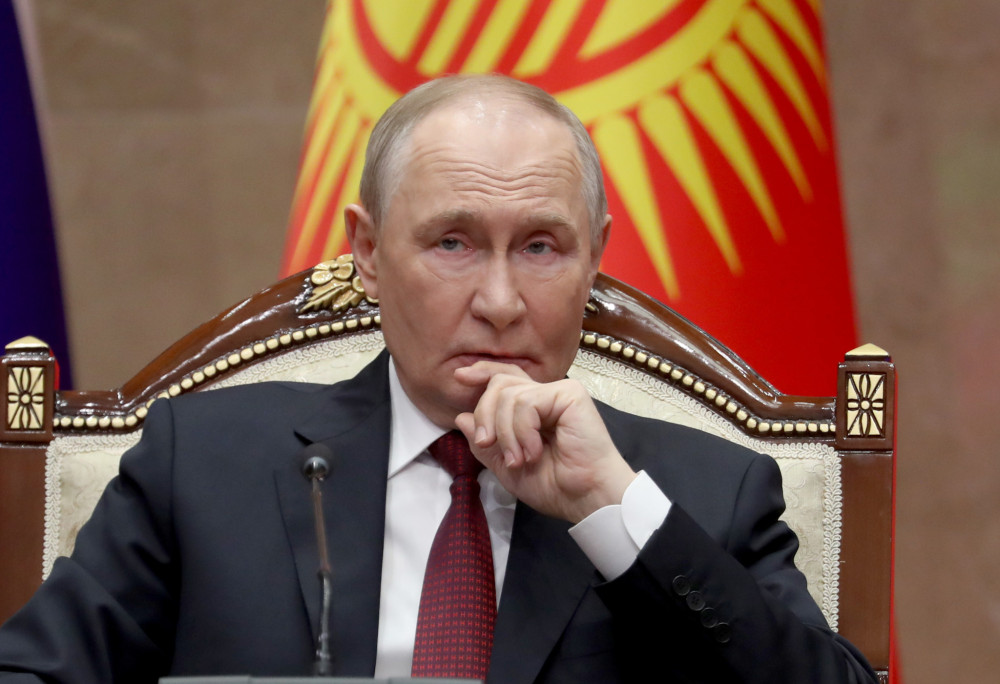 FT: Πώς ο Πούτιν καθυστερεί την ειρήνη στην Ουκρανία για να κερδίσει στο Ντονμπάς