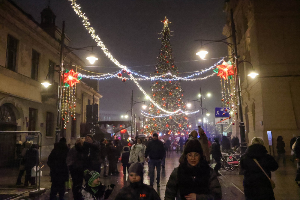 Φάτνη χωρίς πρόσωπα στις Βρυξέλλες - Ο Δημήτρης Οικονόμου κατακεραυνώνει: «Καραγκιοζιλίκι» ή τέχνη; (video)