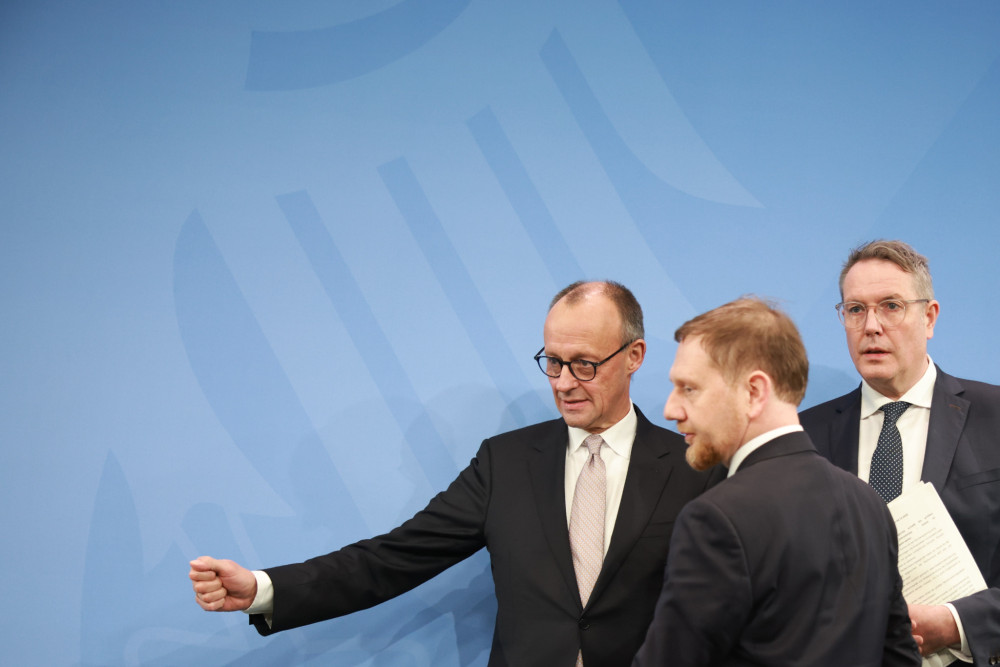 Τριγμοί στην Bundestag: Ο Μερτς ζητά σιδηρά πειθαρχία ενόψει της κρίσιμης ψηφοφορίας