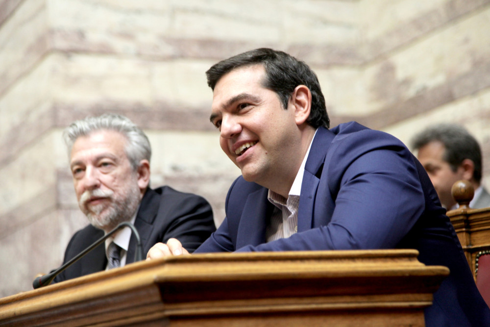 Αυτοί είναι: ο Τσίπρας τούς εκθέτει κι εκείνοι σφυρίζουν… κλέφτικα
