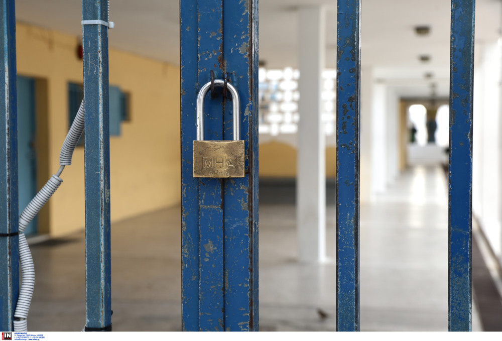 Κλειστά τα σχολεία της Αττικής την Παρασκευή με απόφαση Χαρδαλιά, ενόψει της κακοκαιρίας