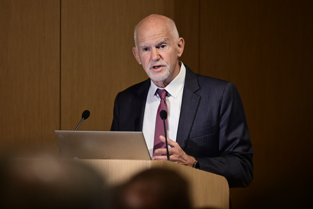 Γιώργος Παπανδρέου: ο πρωθυπουργός της κρίσης που θυμήθηκε τη Δημοκρατία