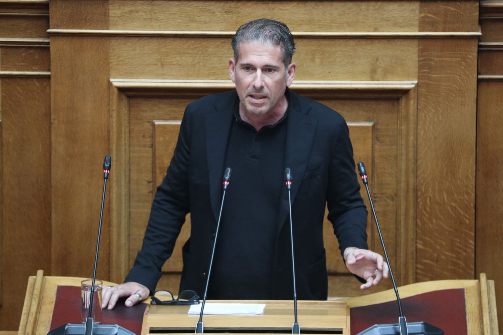 Παραιτήθηκε ο Διαμαντής Καραναστάσης: Ευχαριστώ το «πολιτικό θηρίο» Ζωή Κωνσταντοπούλου