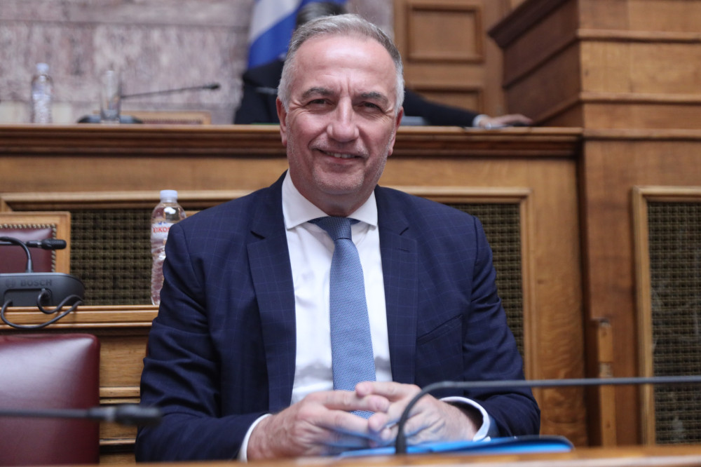 Καλαφάτης: Νέες ευκαιρίες, νέα επαγγέλματα και νέο παραγωγικό πρότυπο με τεχνητή νοημοσύνη