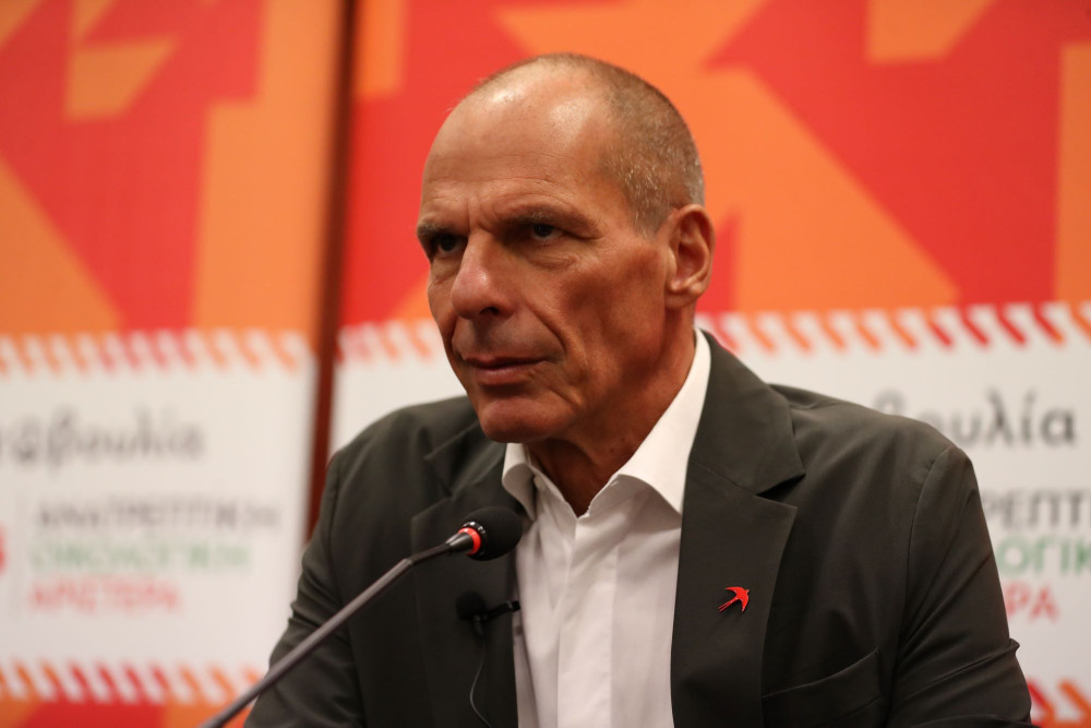 Ο Βαρουφάκης απαντά στον Τσίπρα για τα... κουπόνια