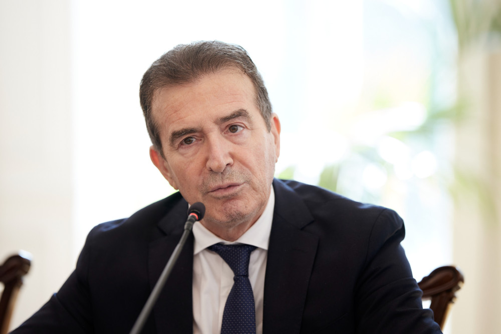 Χρυσοχοΐδης: 19.500 δικογραφίες ενδοοικογενειακής βίας και 5.000 «panic button» ετησίως