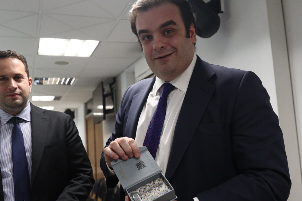 Handelsblatt: Πώς η Ελλάδα ανακάμπτει με τις μεταρρυθμίσεις του Πιερρακάκη