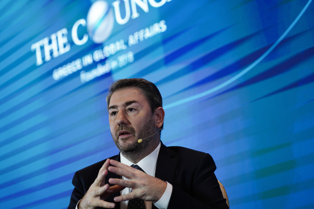 Νίκος Ανδρουλάκης: διδάσκει εξωτερική πολιτική στο Delphi Forum… από τη θεωρία μόνο