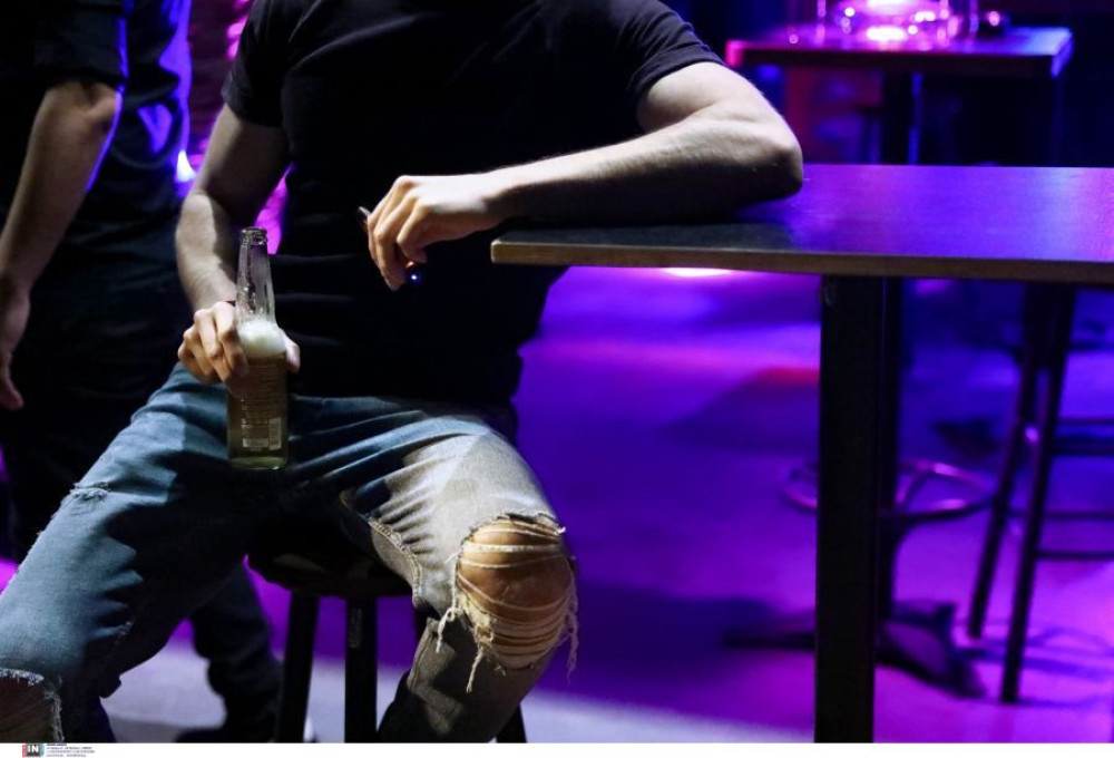 Επιχείρηση «Νυχτερινός Ποιμήν»:  δύο συλλήψεις στην Αττική για παράνομη είσοδο ανηλίκων σε μπαρ