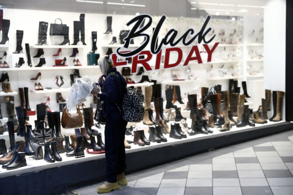 Black Friday: πώς θα λειτουργήσουν την Κυριακή τα καταστήματα