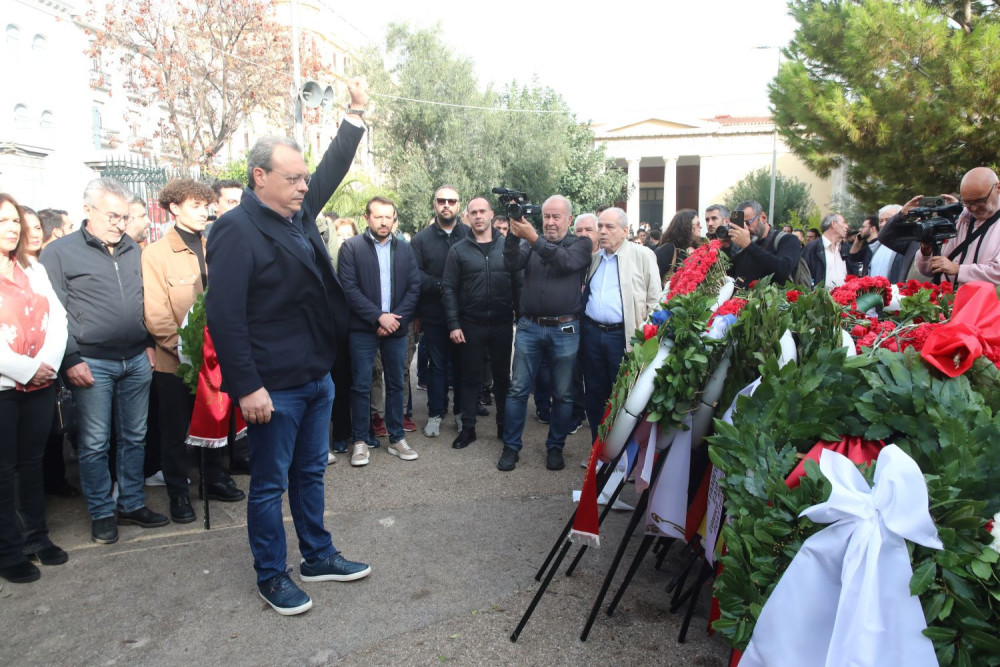 Η γροθιά που δεν... αντιγράφεται