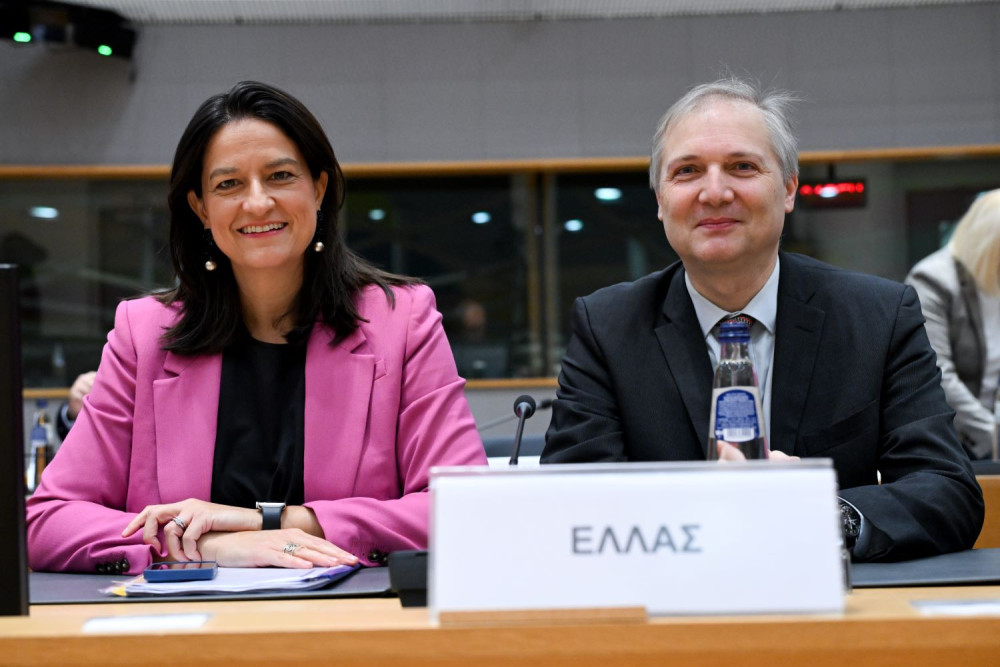 Κεραμέως από Βρυξέλλες: «Η συμφωνία για ΣΣΕ βάζει ξεκάθαρους κανόνες στην αγορά εργασίας»