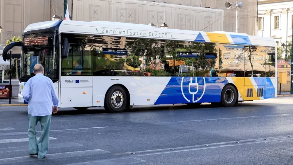 Έξυπνες κάμερες σε 600 λεωφορεία στην «μάχη» των ελέγχων για παραβάσεις του ΚΟΚ