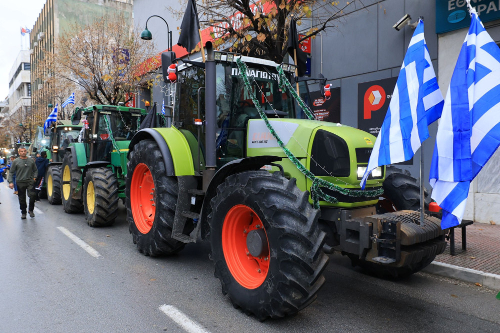 Μπλόκα αγροτών: 12 βουλευτές της Θεσσαλίας μιλούν στο «Μανιφέστο» και ζητούν άμεση εξεύρεση λύσης